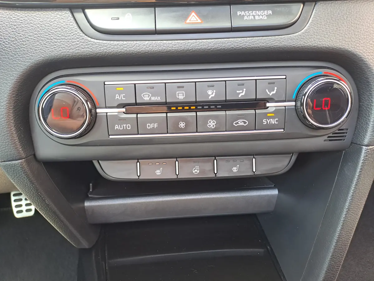 1.0 T-GDI GT-Line | Navigatie | Elektr. schuif/kanteldak | Camera | Apple Carplay/Android Auto Stoel en stuur verwarming | Sensoren