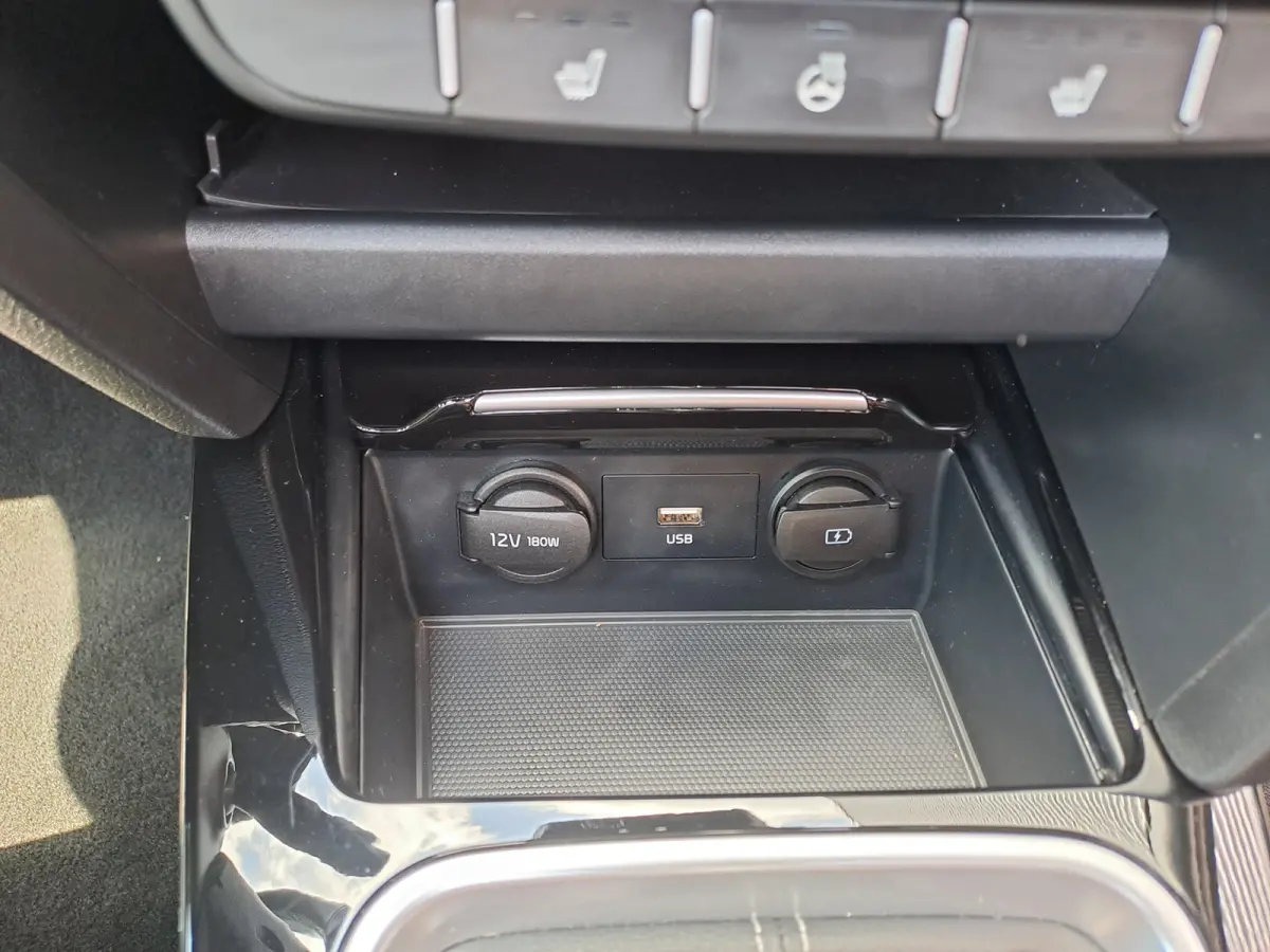 1.0 T-GDI GT-Line | Navigatie | Elektr. schuif/kanteldak | Camera | Apple Carplay/Android Auto Stoel en stuur verwarming | Sensoren