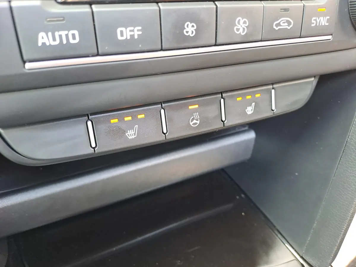 1.0 T-GDI GT-Line | Navigatie | Elektr. schuif/kanteldak | Camera | Apple Carplay/Android Auto Stoel en stuur verwarming | Sensoren