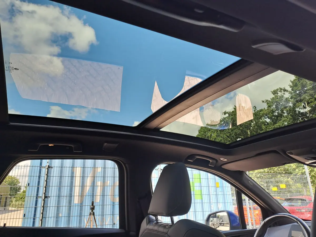 220i AUTOMAAT | Sensoren | Navigatie | Cruise | 360 Camera | Head-up display | Elektrisch verstelbare stoel | Apple Carplay/Android Auto
