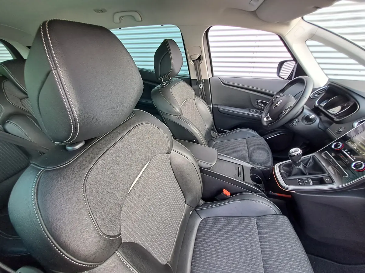 1.3 TCe Techno 7p. | Navigatie | Camera | Apple Carplay/Android Auto | Cruise | 7 zitter / persoons