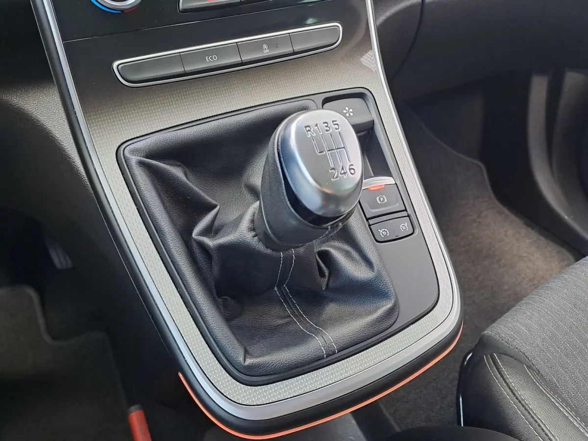 1.3 TCe Techno 7p. | Navigatie | Camera | Apple Carplay/Android Auto | Cruise | 7 zitter / persoons