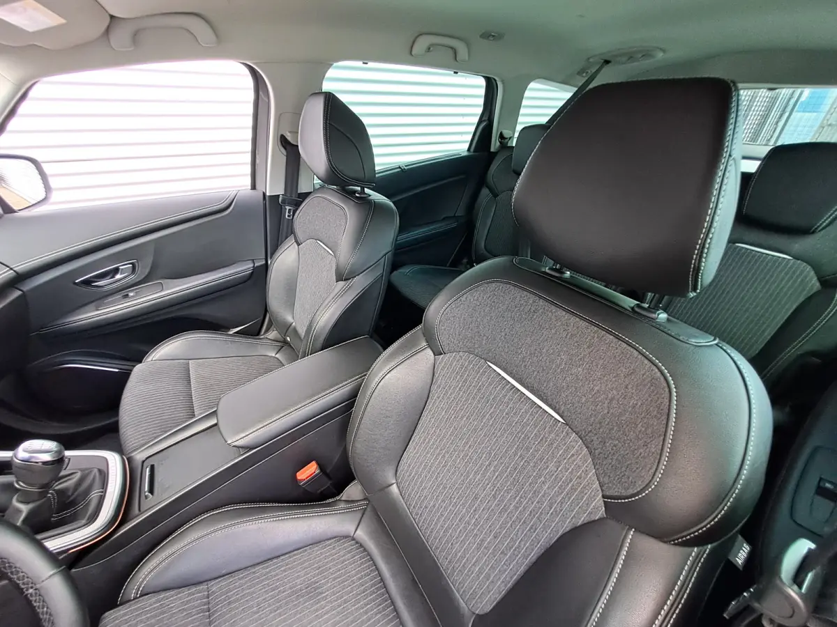 1.3 TCe Techno 7p. | Navigatie | Camera | Apple Carplay/Android Auto | Cruise | 7 zitter / persoons