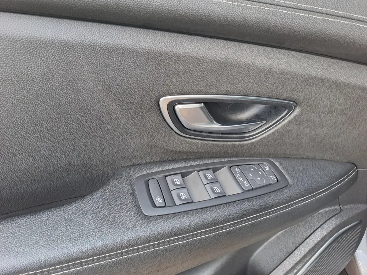 1.3 TCe Techno 7p. | Navigatie | Camera | Apple Carplay/Android Auto | Cruise | 7 zitter / persoons