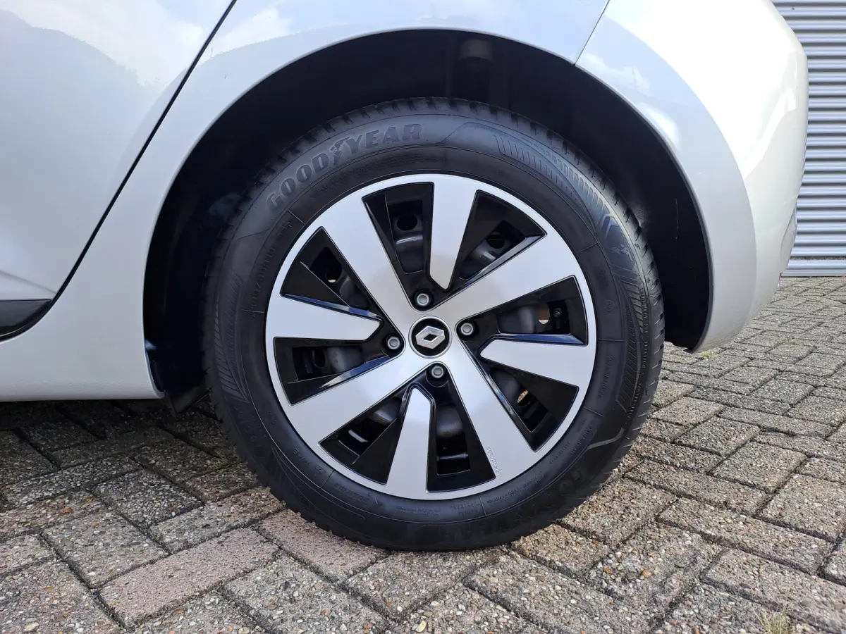 1.0 TCe 90 Equilibre | Navi | Cruise | Apple Carplay/Android Auto