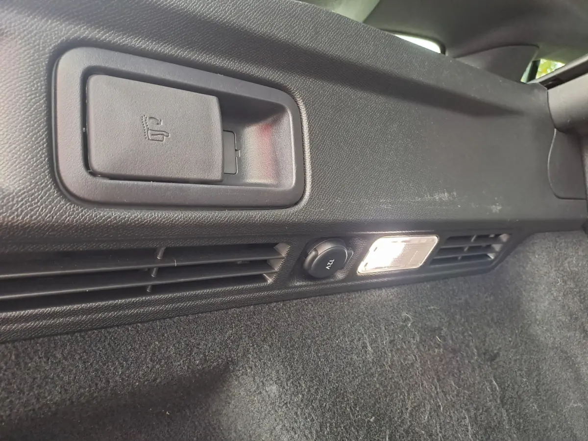 1.2 PureTech Allure Pack Business AUTOMAAT | Navigatie | Adaptieve Cruise | Climate | Sensoren | Rijstrooksensor met correctie | Apple Carplay/Android Auto | Dode hoek detector