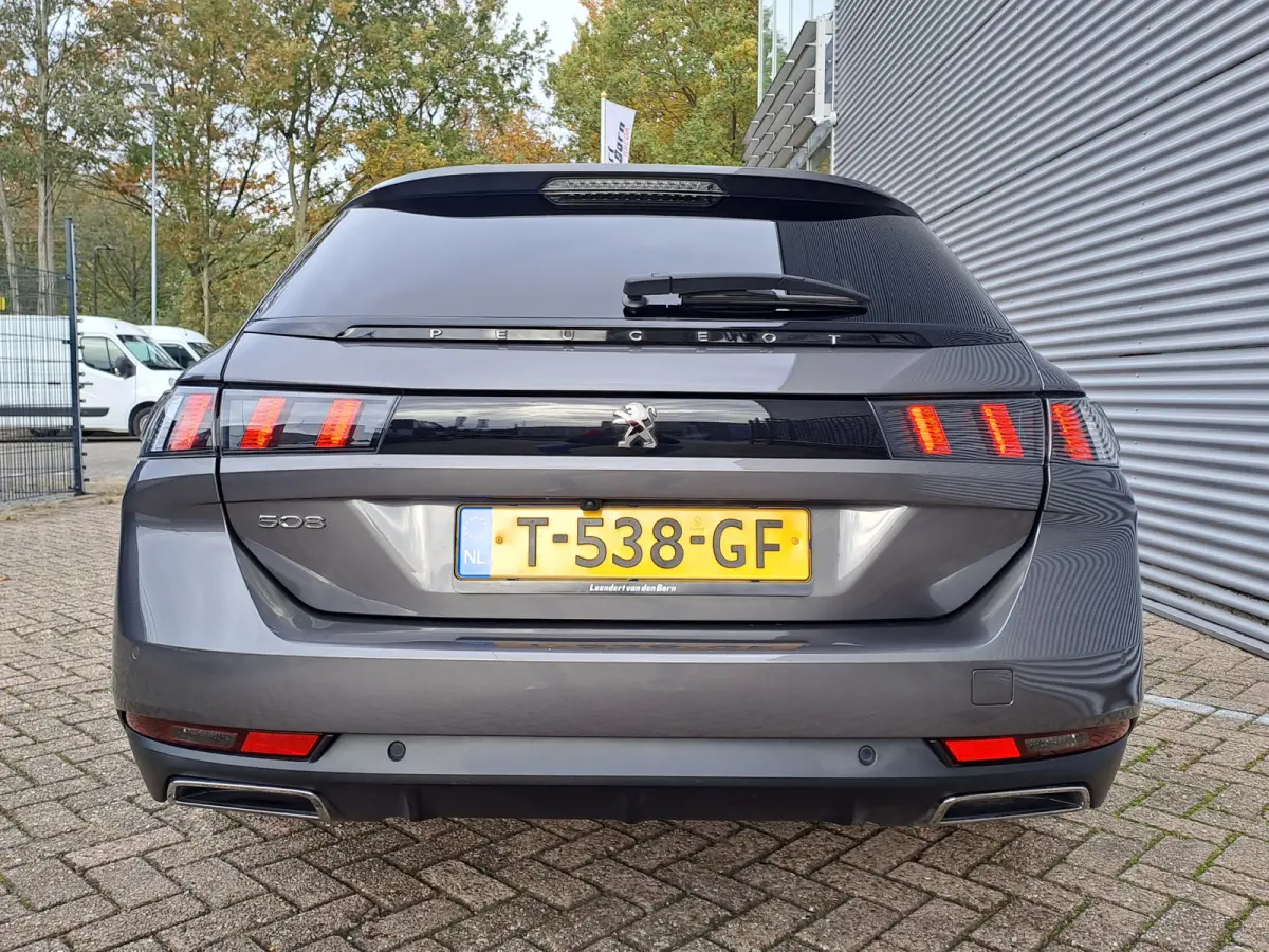 1.2 PureTech Allure Pack Business AUTOMAAT | Navigatie | Adaptieve Cruise | Climate | Sensoren | Rijstrooksensor met correctie | Apple Carplay/Android Auto | Dode hoek detector