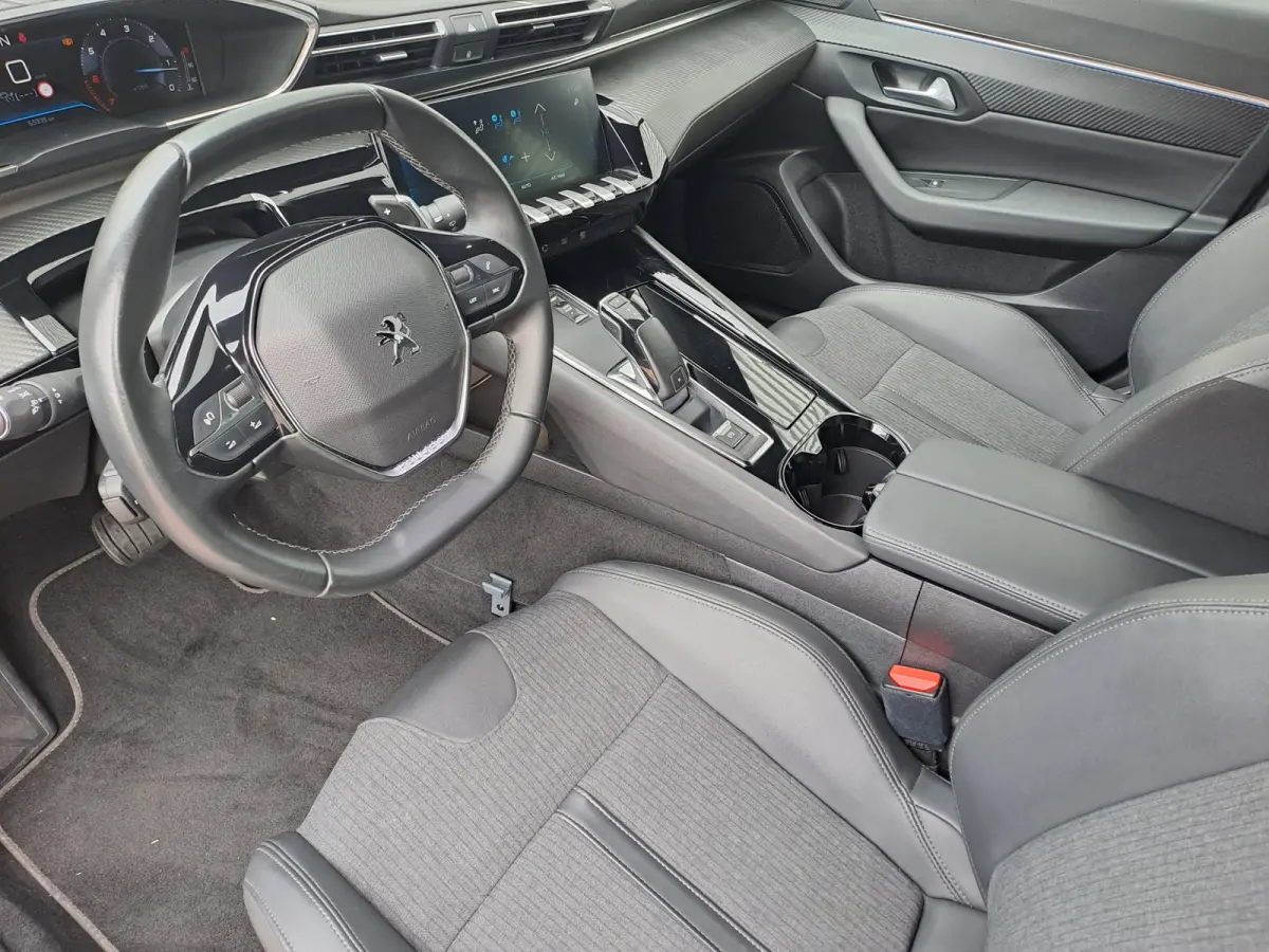 1.2 PureTech Allure Pack Business AUTOMAAT | Navigatie | Adaptieve Cruise | Climate | Sensoren | Rijstrooksensor met correctie | Apple Carplay/Android Auto | Dode hoek detector