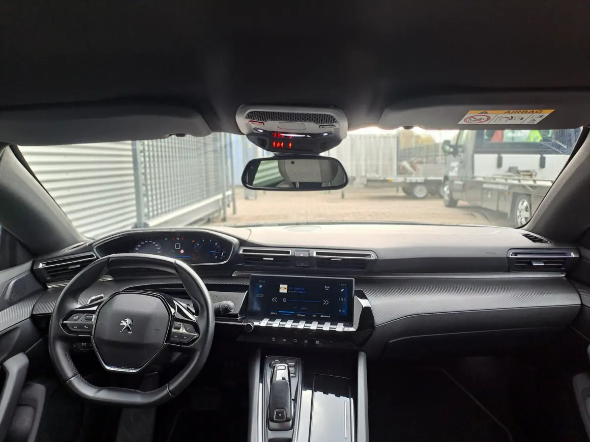 1.2 PureTech Allure Pack Business AUTOMAAT | Navigatie | Adaptieve Cruise | Climate | Sensoren | Rijstrooksensor met correctie | Apple Carplay/Android Auto | Dode hoek detector