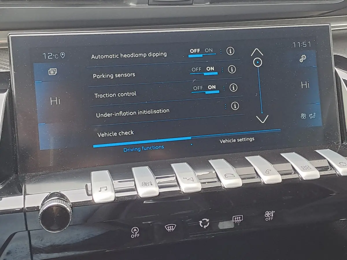 1.2 PureTech Allure Pack Business AUTOMAAT | Navigatie | Adaptieve Cruise | Climate | Sensoren | Rijstrooksensor met correctie | Apple Carplay/Android Auto | Dode hoek detector