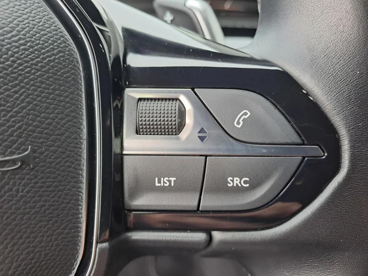 1.2 PureTech Allure Pack Business AUTOMAAT | Navigatie | Adaptieve Cruise | Climate | Sensoren | Rijstrooksensor met correctie | Apple Carplay/Android Auto | Dode hoek detector