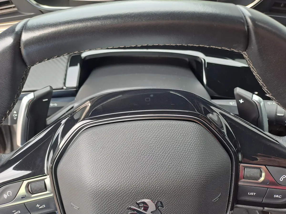 1.2 PureTech Allure Pack Business AUTOMAAT | Navigatie | Adaptieve Cruise | Climate | Sensoren | Rijstrooksensor met correctie | Apple Carplay/Android Auto | Dode hoek detector