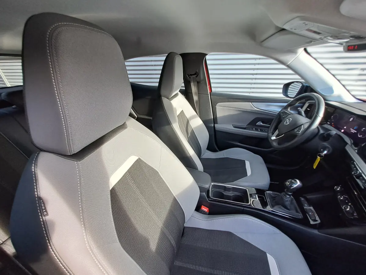 1.2 Turbo Elegance | Navigatie | Camera | LM Velgen | Cruise  | Stoel/stuur Verwarming | Sensoren | Apple Carplay/Android Auto | Rijstrooksensor met correctie