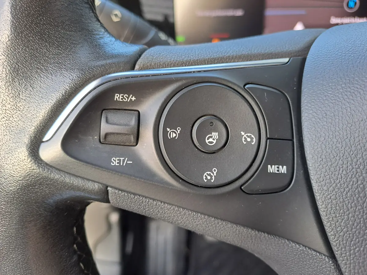 1.2 Turbo Elegance | Navigatie | Camera | LM Velgen | Cruise  | Stoel/stuur Verwarming | Sensoren | Apple Carplay/Android Auto | Rijstrooksensor met correctie