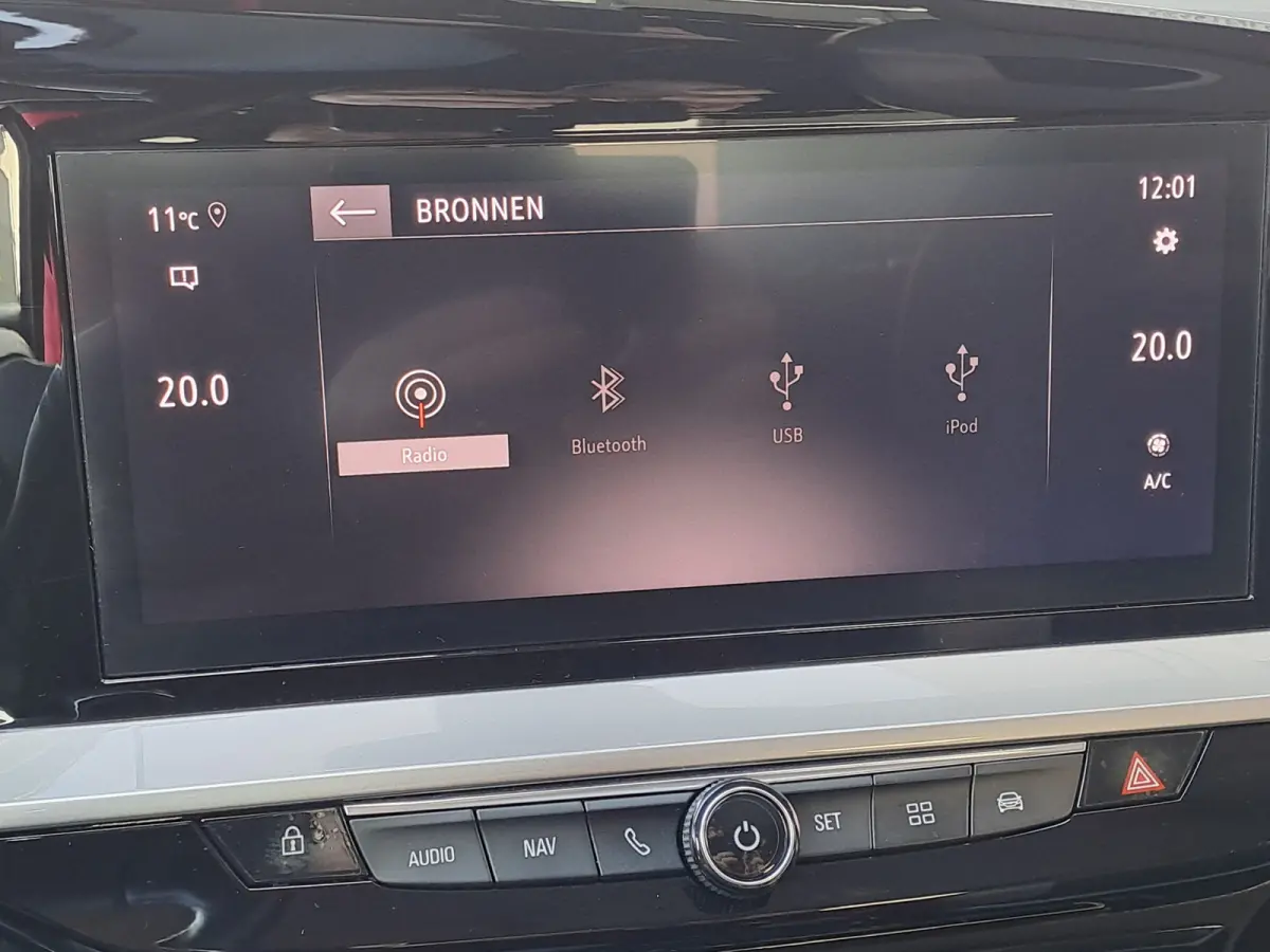 1.2 Turbo Elegance | Navigatie | Camera | LM Velgen | Cruise  | Stoel/stuur Verwarming | Sensoren | Apple Carplay/Android Auto | Rijstrooksensor met correctie