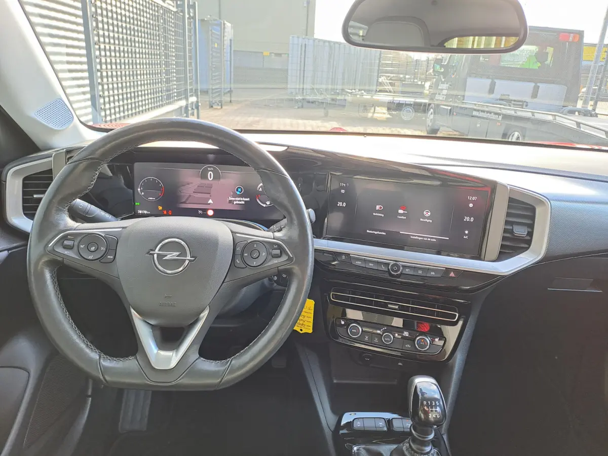 1.2 Turbo Elegance | Navigatie | Camera | LM Velgen | Cruise  | Stoel/stuur Verwarming | Sensoren | Apple Carplay/Android Auto | Rijstrooksensor met correctie