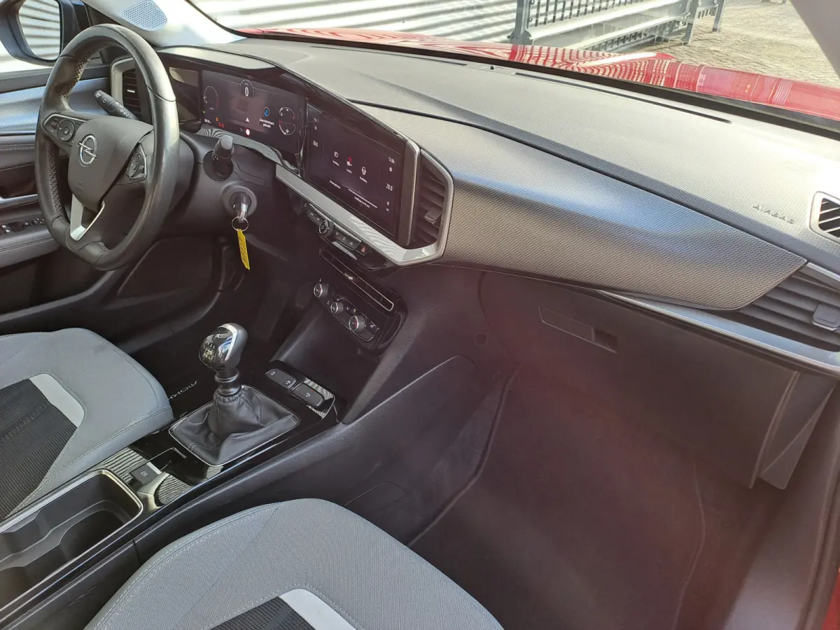 1.2 Turbo Elegance | Navigatie | Camera | LM Velgen | Cruise  | Stoel/stuur Verwarming | Sensoren | Apple Carplay/Android Auto | Rijstrooksensor met correctie