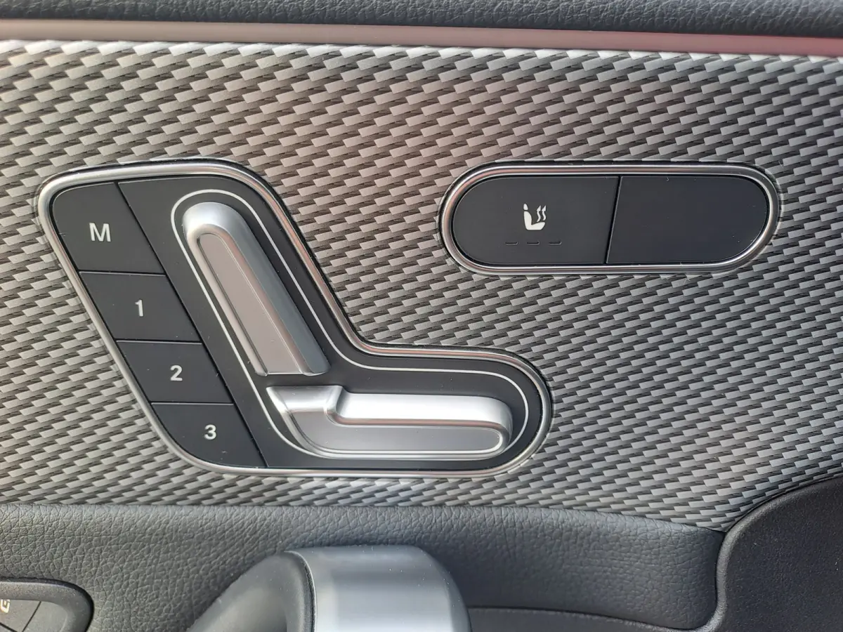 250 e Business Solution AMG Limited PHEV | AUTOMAAT | Navigatie | Panorama dak | Stoelverwarming