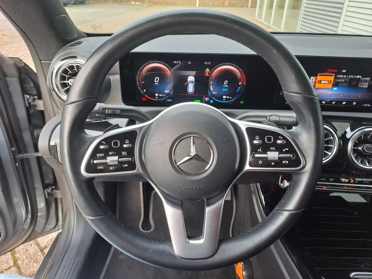 250 e Business Solution AMG Limited PHEV | AUTOMAAT | Navigatie | Panorama dak | Stoelverwarming