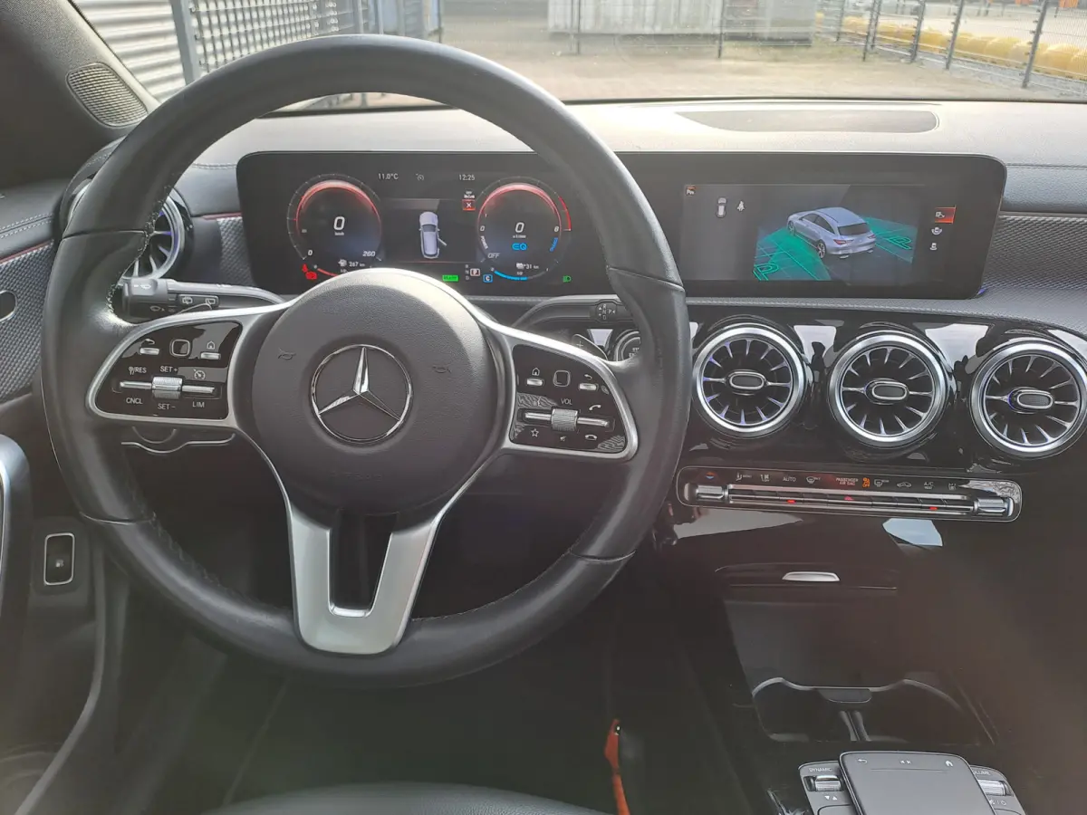 250 e Business Solution AMG Limited PHEV | AUTOMAAT | Navigatie | Panorama dak | Stoelverwarming