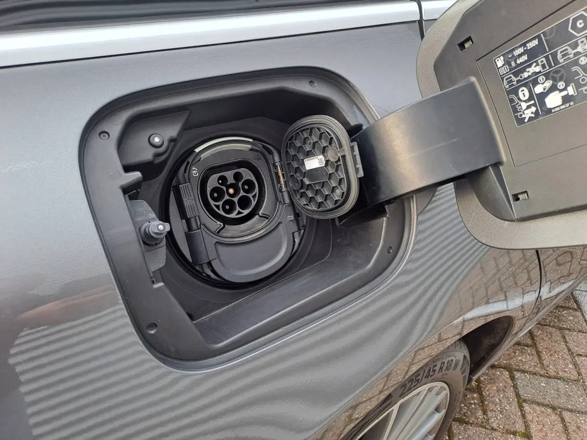 250 e Business Solution AMG Limited PHEV | AUTOMAAT | Navigatie | Panorama dak | Stoelverwarming