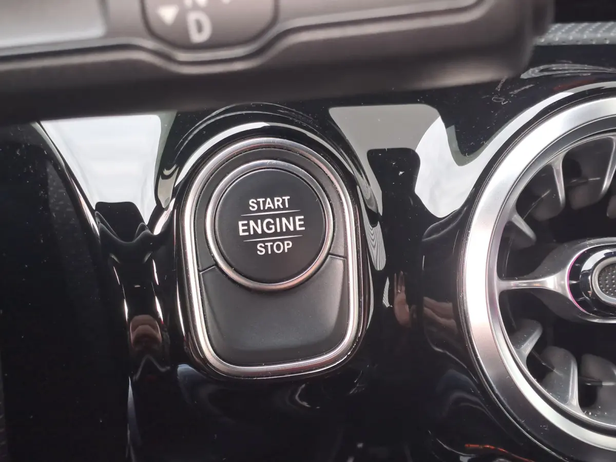 250 e Business Solution AMG Limited PHEV | AUTOMAAT | Navigatie | Panorama dak | Stoelverwarming