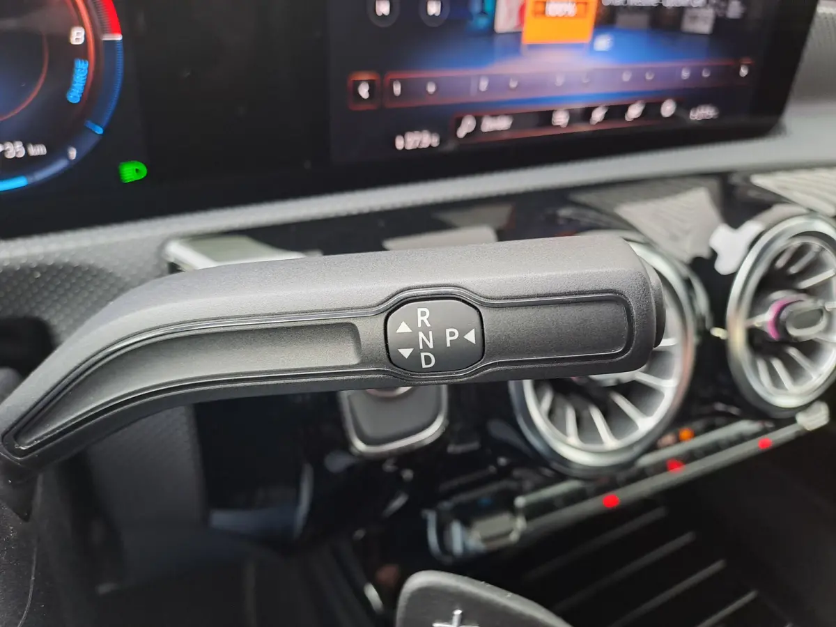 250 e Business Solution AMG Limited PHEV | AUTOMAAT | Navigatie | Panorama dak | Stoelverwarming