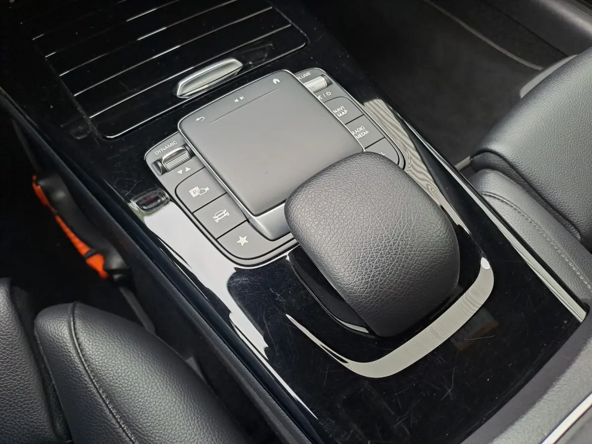 250 e Business Solution AMG Limited PHEV | AUTOMAAT | Navigatie | Panorama dak | Stoelverwarming