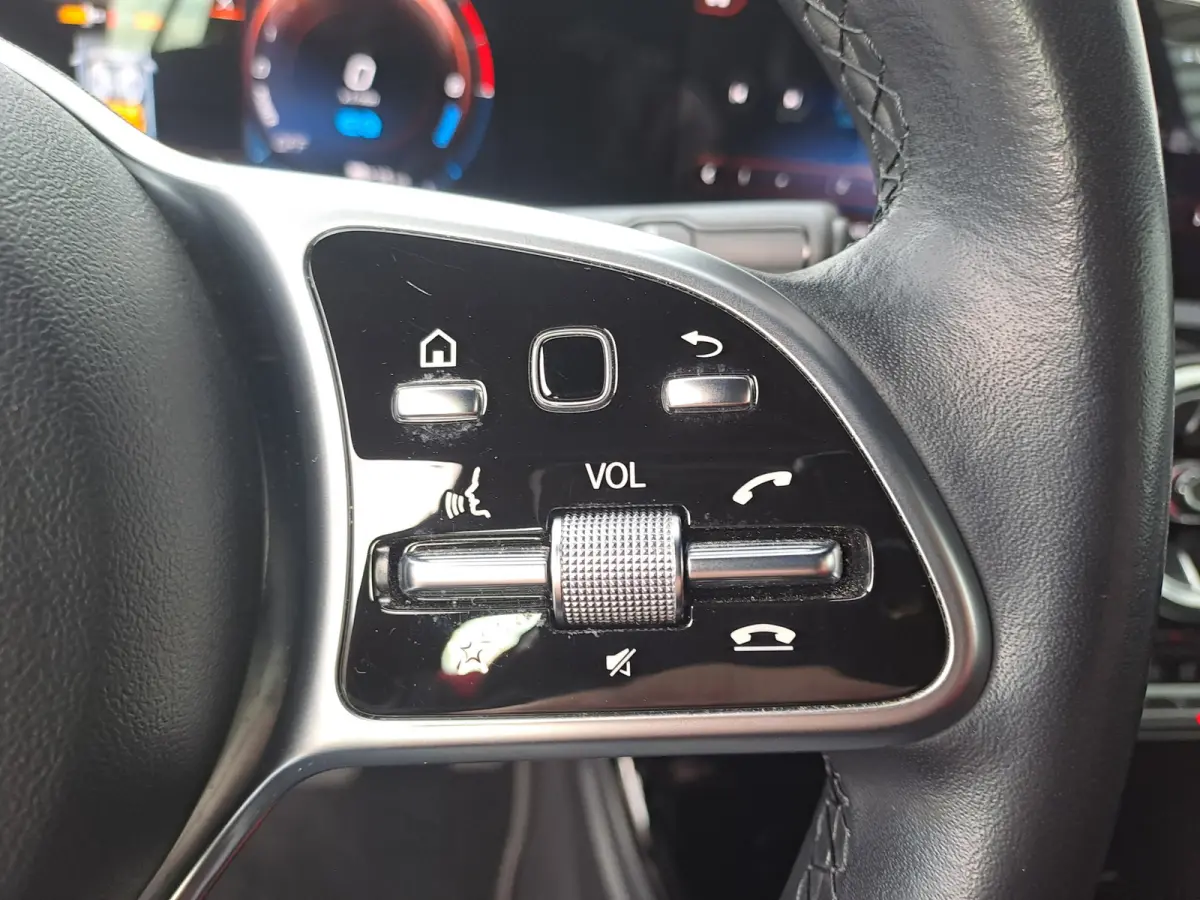 250 e Business Solution AMG Limited PHEV | AUTOMAAT | Navigatie | Panorama dak | Stoelverwarming