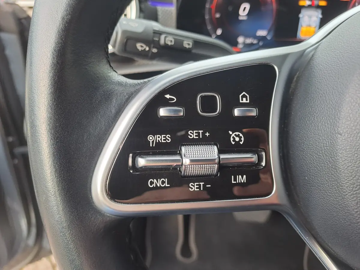 250 e Business Solution AMG Limited PHEV | AUTOMAAT | Navigatie | Panorama dak | Stoelverwarming