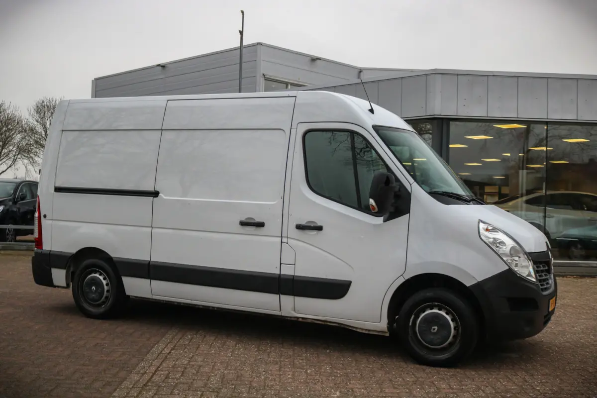 FWD T33 L2H2 FWD dCi 130