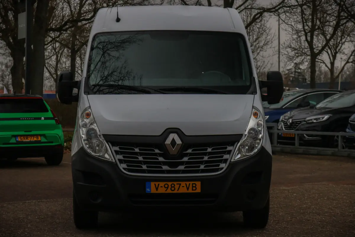 FWD T33 L2H2 FWD dCi 130