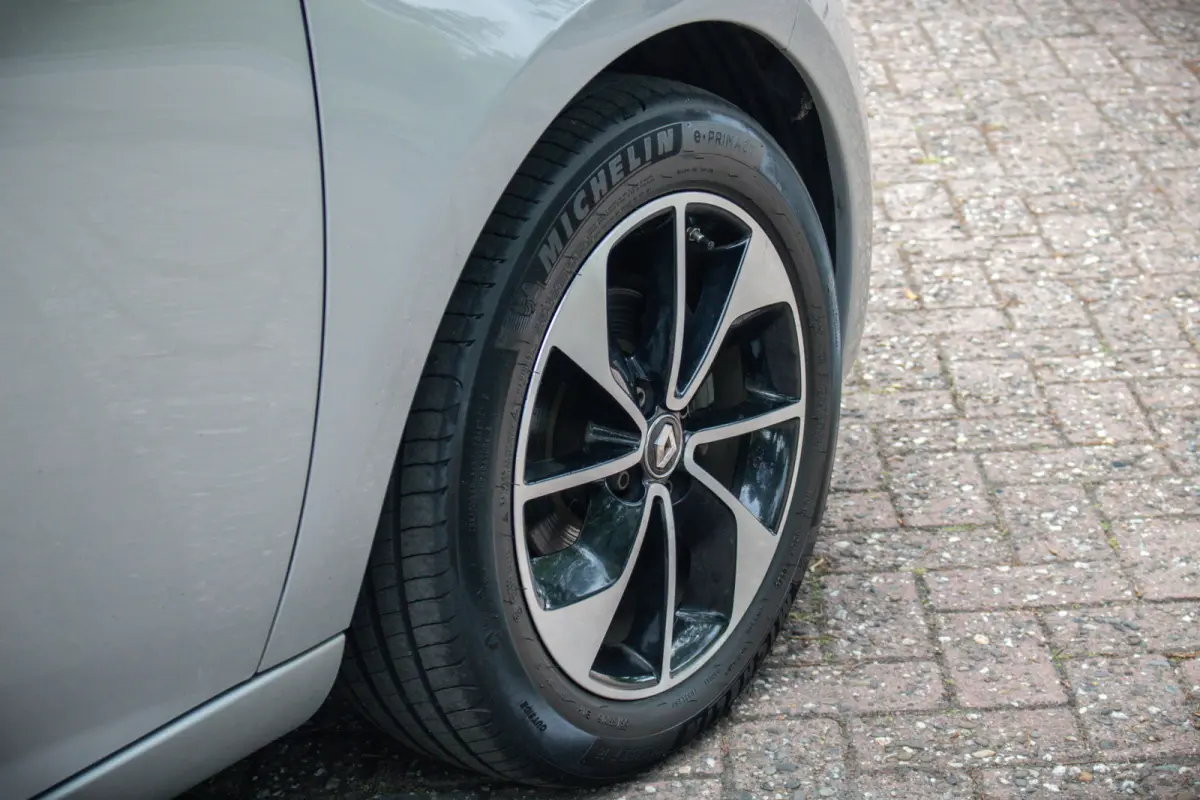 R90 Edition One 41 kWh | Huuraccu | Bose | Achteruitrijcamera