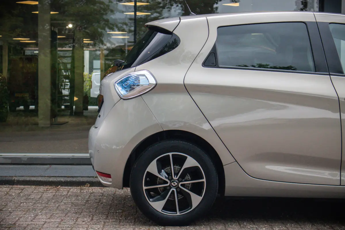 R90 Edition One 41 kWh | Huuraccu | Bose | Achteruitrijcamera