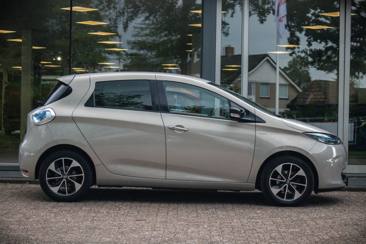 R90 Edition One 41 kWh | Huuraccu | Bose | Achteruitrijcamera
