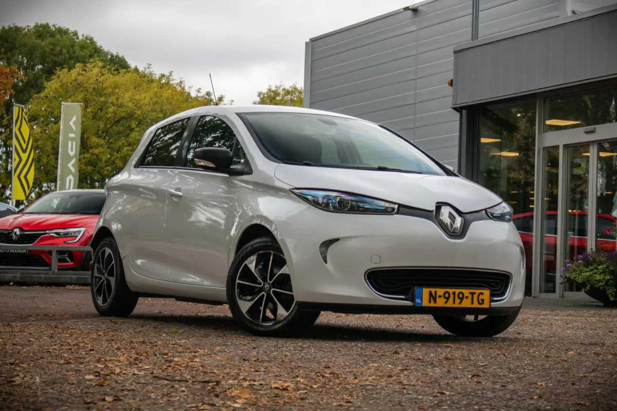 R110 Limited 41 kWh | Huuraccu | Achteruitrijcamera
