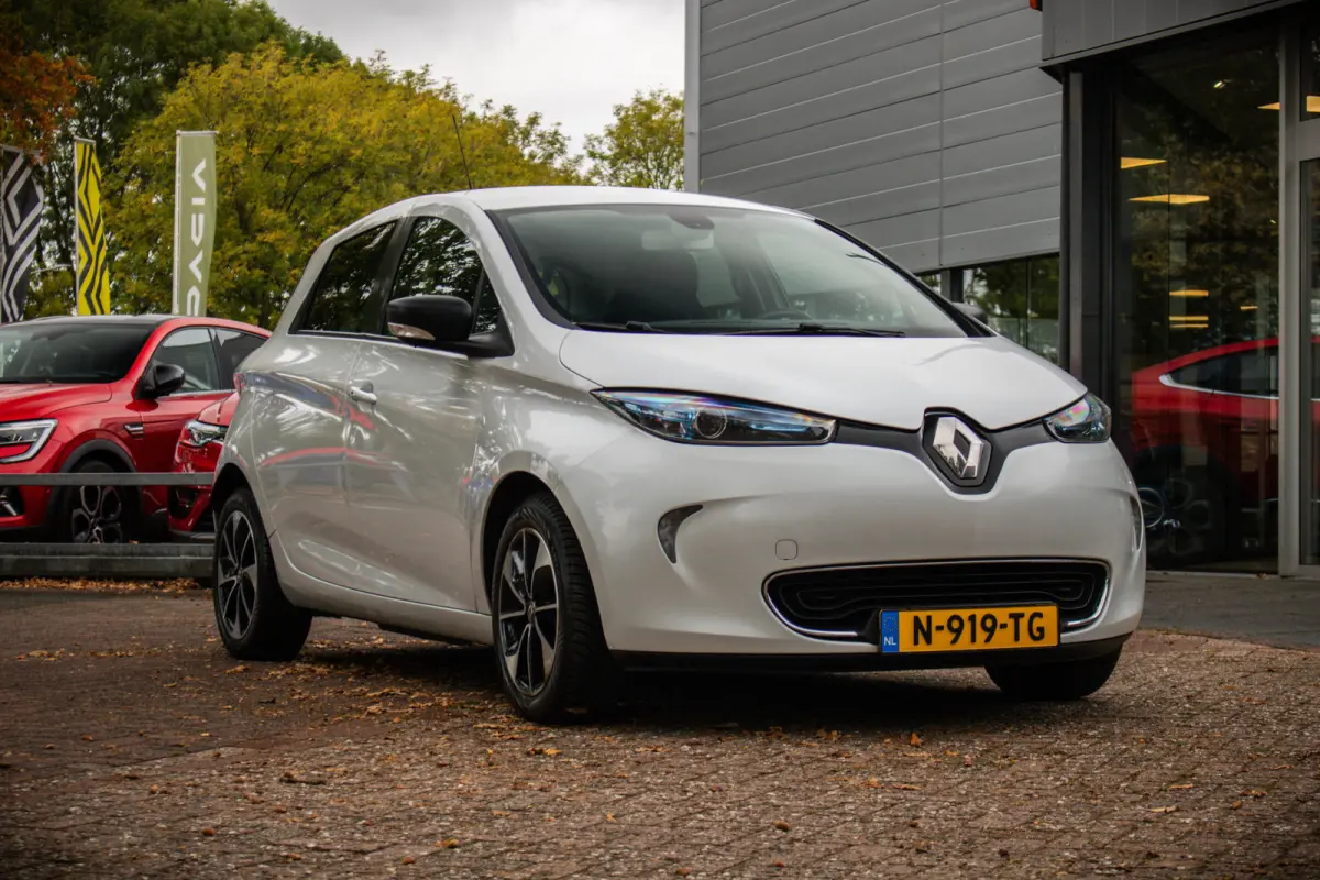 R110 Limited 41 kWh | Huuraccu | Achteruitrijcamera