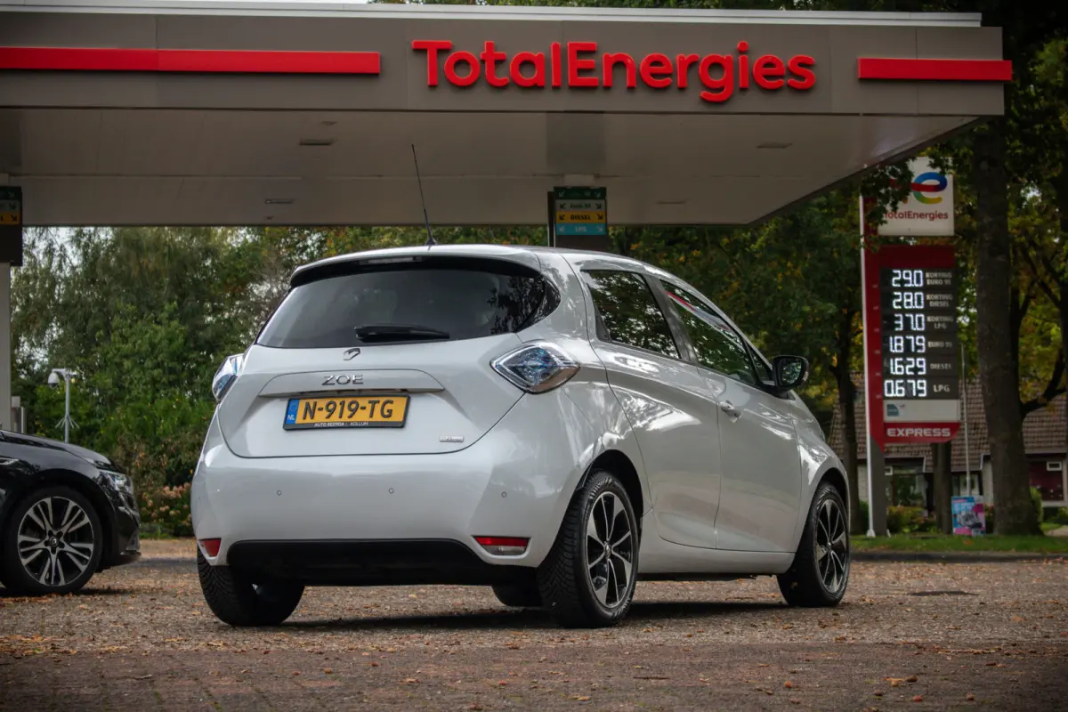 R110 Limited 41 kWh | Huuraccu | Achteruitrijcamera