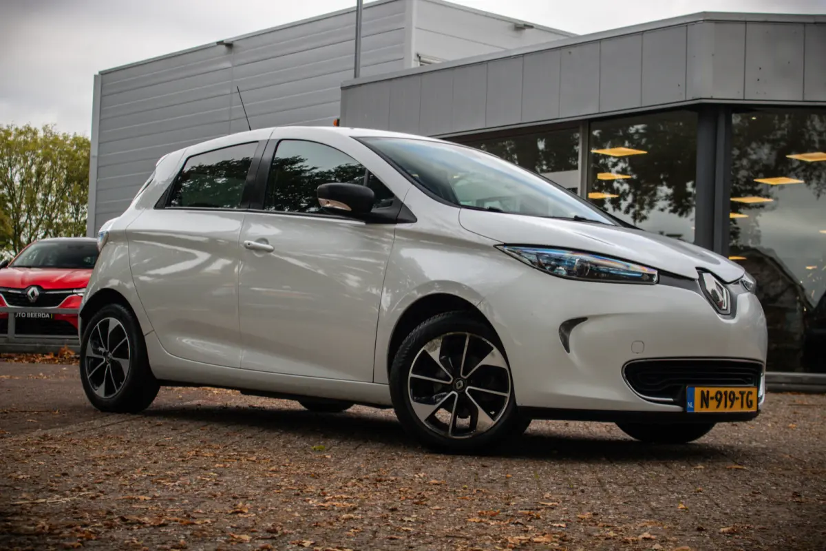 R110 Limited 41 kWh | Huuraccu | Achteruitrijcamera