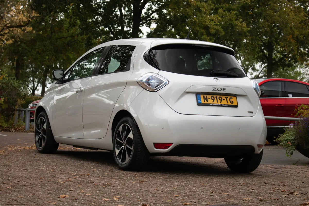 R110 Limited 41 kWh | Huuraccu | Achteruitrijcamera