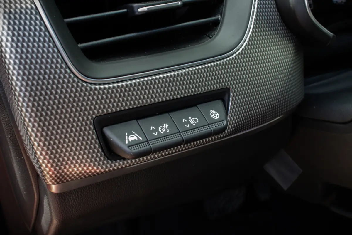 mild hybrid 140 EDC techno | Stoel- en stuurwiel verwarming | Achteruitrijcamera | Adaptieve cruise control |