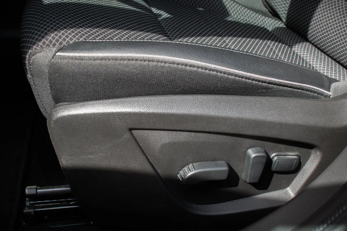 mild hybrid 140 EDC techno | Stoel- en stuurwiel verwarming | Achteruitrijcamera | Adaptieve cruise control |