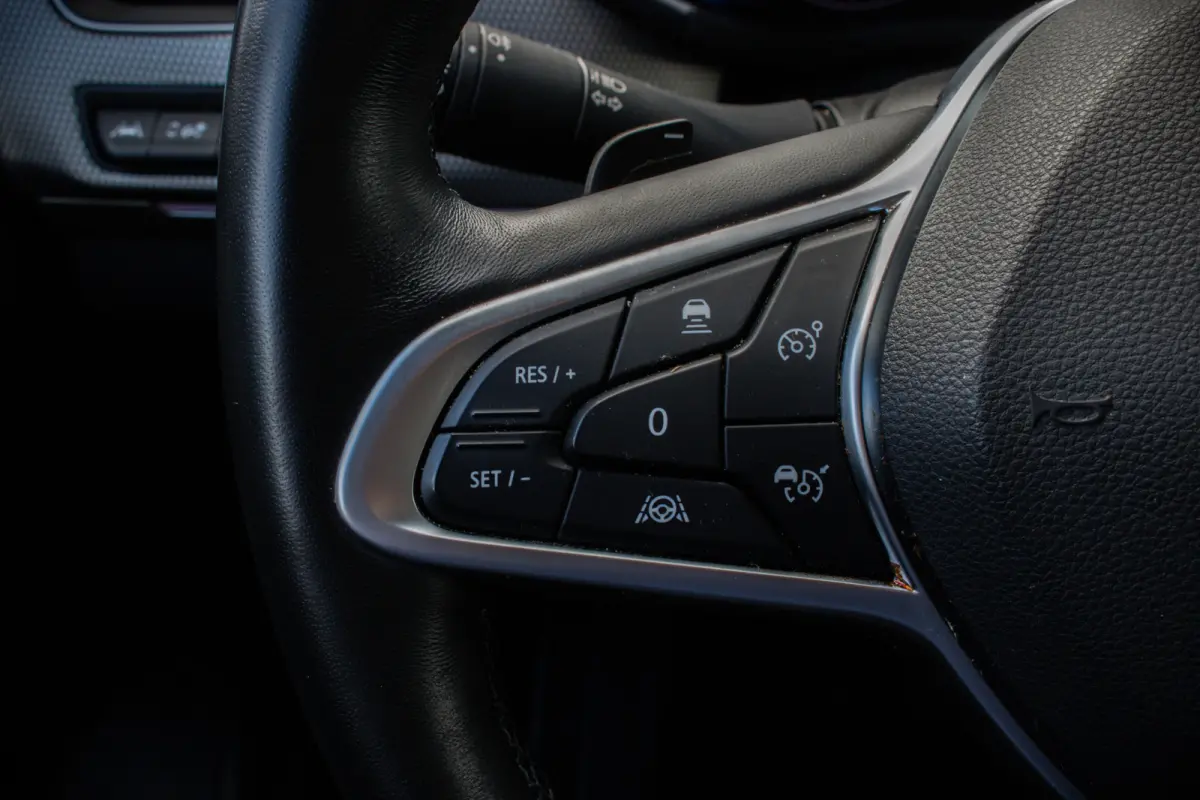 mild hybrid 140 EDC techno | Stoel- en stuurwiel verwarming | Achteruitrijcamera | Adaptieve cruise control |