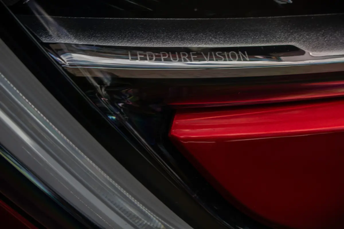mild hybrid 140 EDC techno | Stoel- en stuurwiel verwarming | Achteruitrijcamera | Adaptieve cruise control |