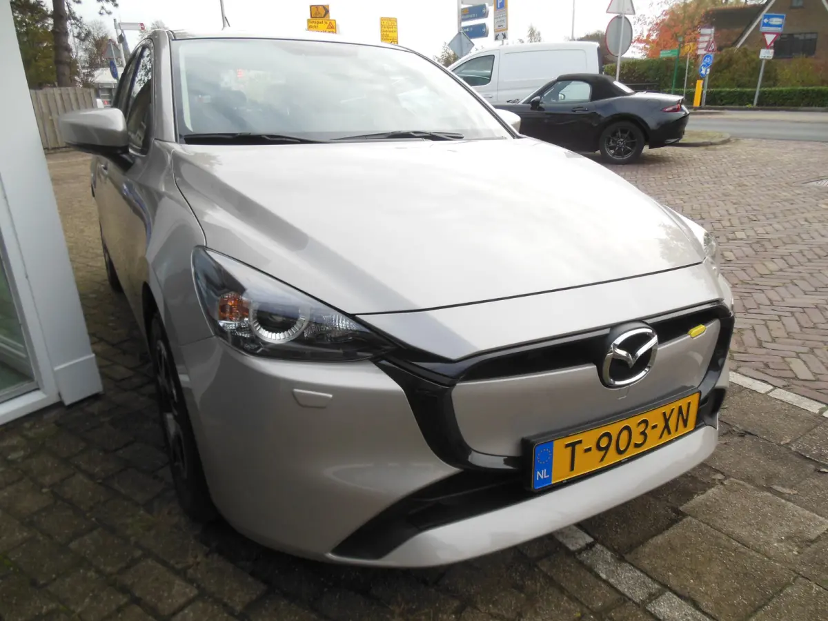 1.5 SkyActiv-G 90 Centre-Line 12 maanden Bovag garantie carplay/android automaat