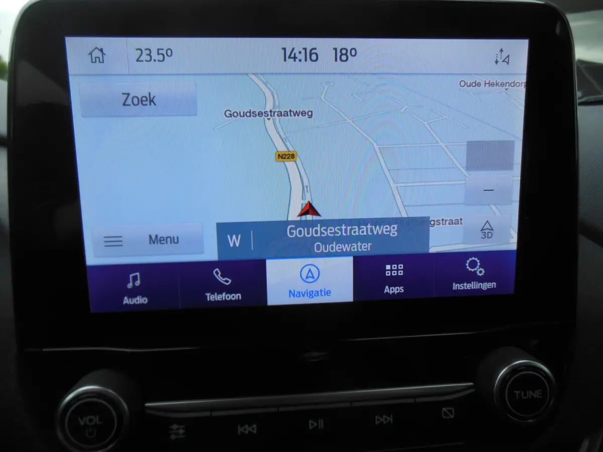 1.0 EcoBoost Titanium 12 maanden Bovag garantie carplay/android