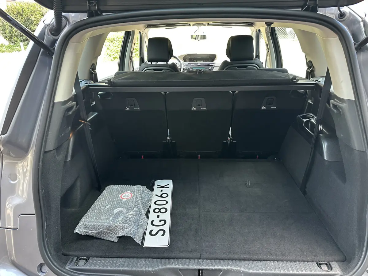 1.2 PureTech Business All-in Prijs Navi/Airco/Cruise/Park sens/Carplay/7Pers Eurorepar