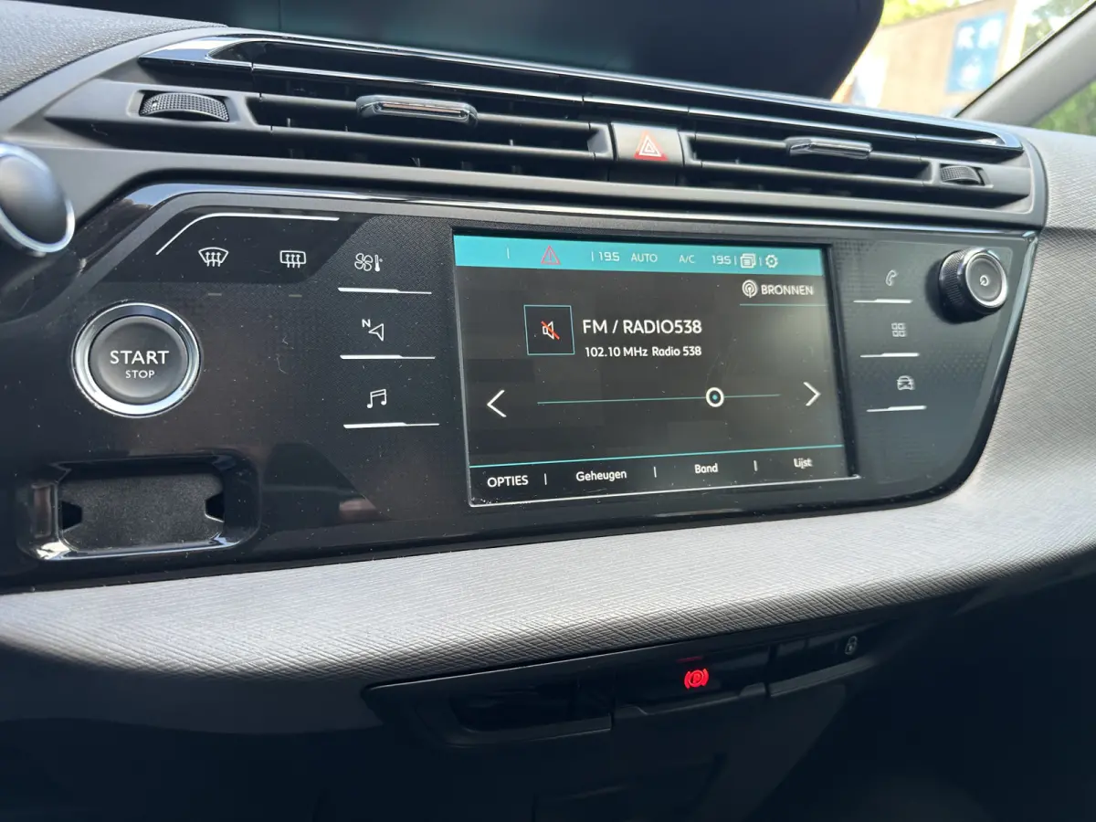 1.2 PureTech Business All-in Prijs Navi/Airco/Cruise/Park sens/Carplay/7Pers Eurorepar