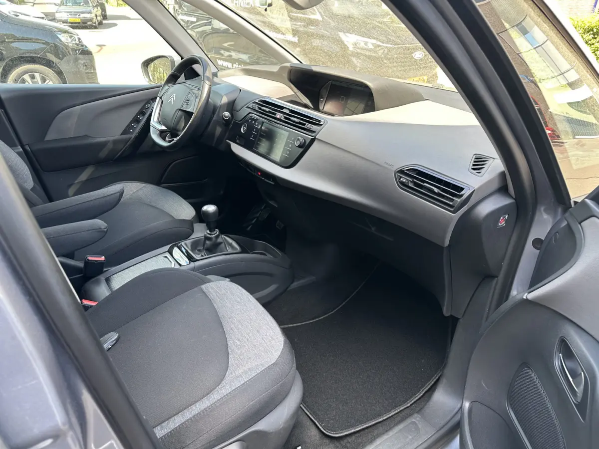 1.2 PureTech Business All-in Prijs Navi/Airco/Cruise/Park sens/Carplay/7Pers Eurorepar