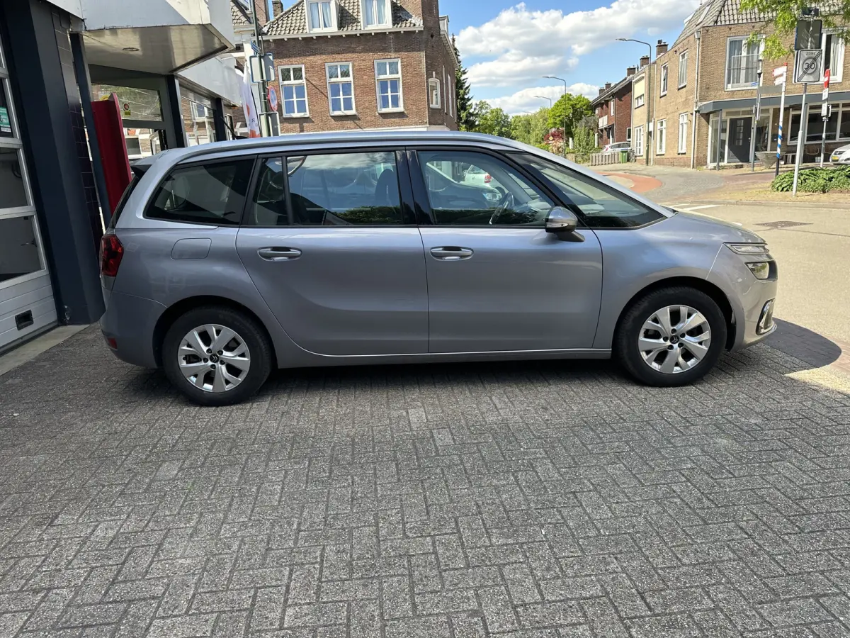 1.2 PureTech Business All-in Prijs Navi/Airco/Cruise/Park sens/Carplay/7Pers Eurorepar